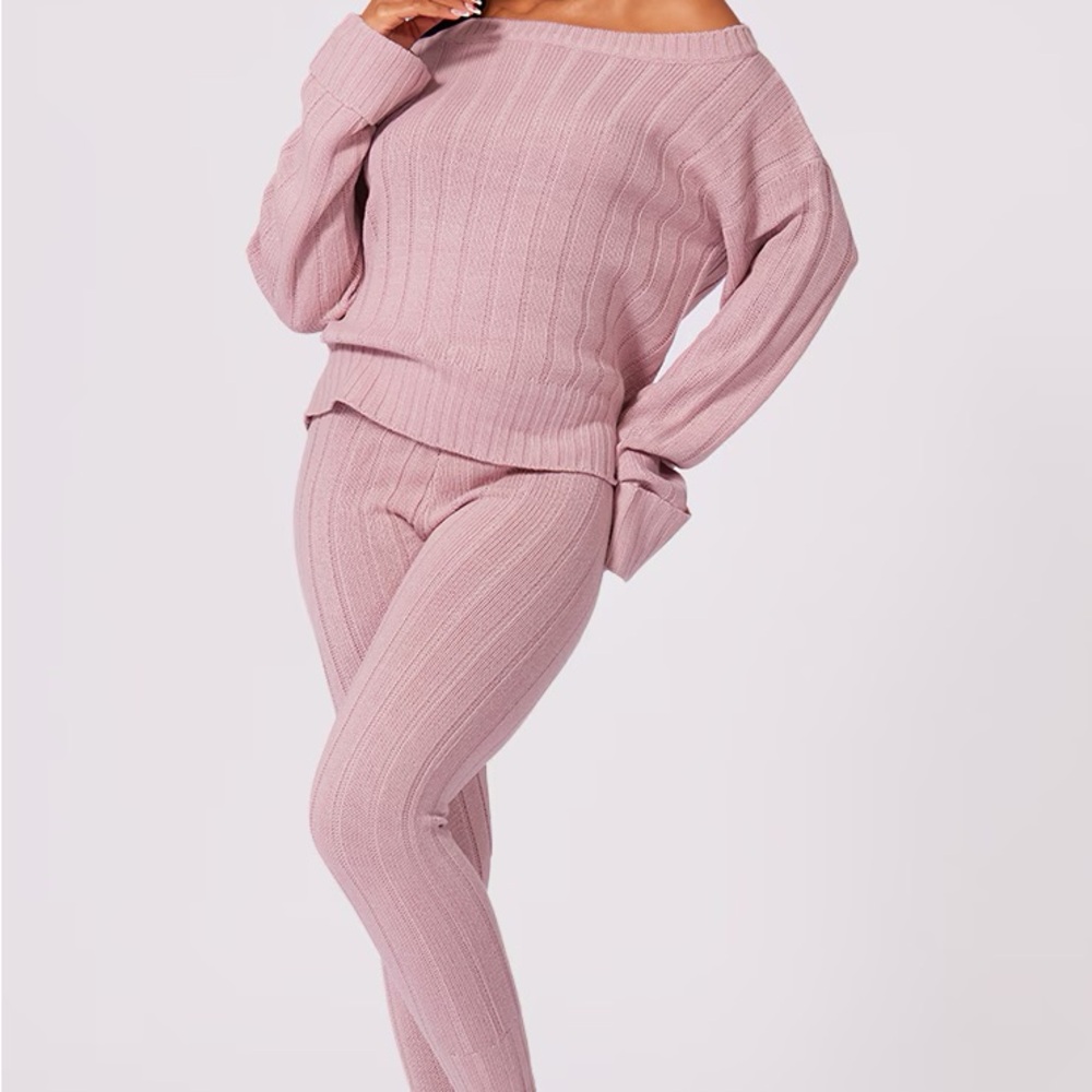 Pretty little thing ROSE BARDOT SWEATER AND LEGGING LOUNGE SET